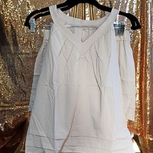 Sleeveless Cream V-Neck Women’s Top And Shorts Set